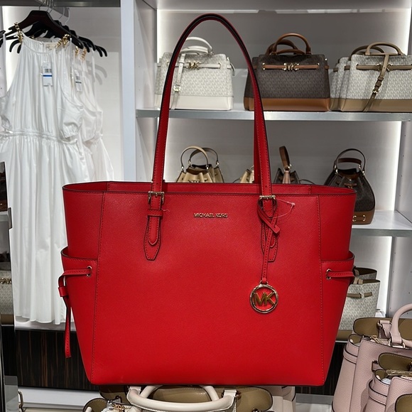 Michael Kors Gilly Large Drawstring Travel Leather Top Zip Tote 
Dk Sangria 
NWT - Picture 3 of 16